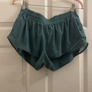 Lululemon Hotty hot 2.5” low-rise short